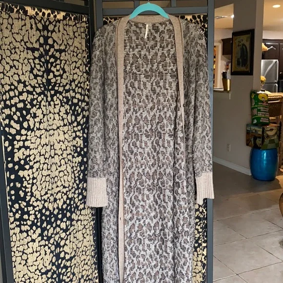 Free people long cheetah sweater - Picture 1 of 5